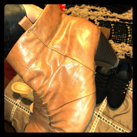 Boots - Picture 1 of 4